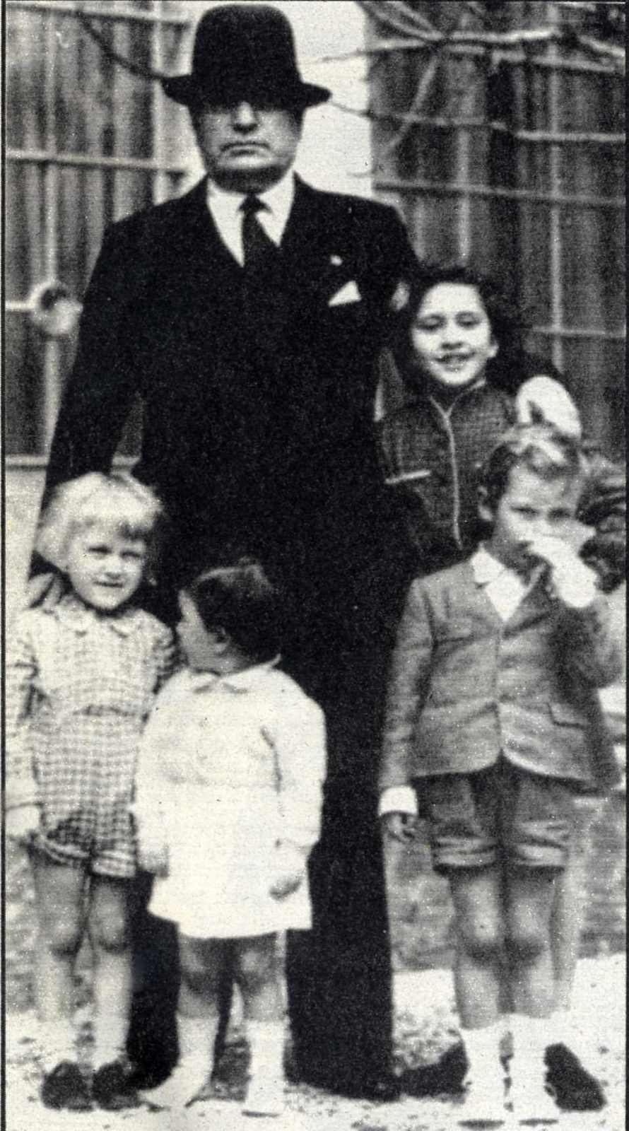 Benito Mussolini z potomstwem