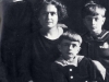 Rachela Mussolini z dziećmi
